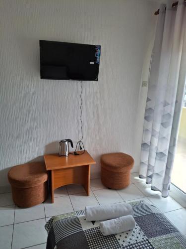 TV in/ali zabaviščno središče v nastanitvi Adriatica 1