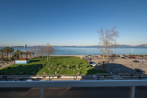 Primera Linea de Playa Samil Costa con Garaje Incluido