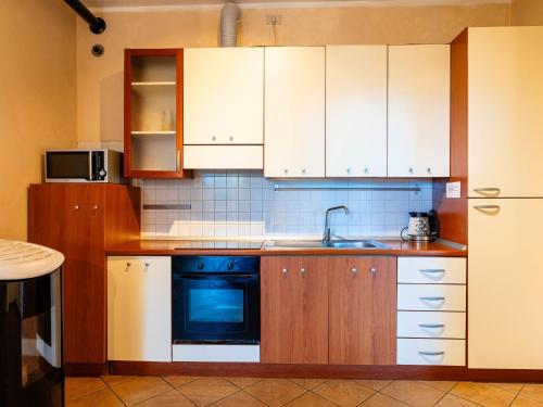 Dapur atau dapur kecil di Apartment Zenzero e Cannella-2 by Interhome