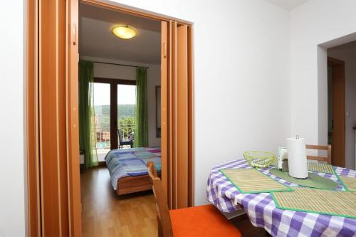 App for 5 persons, big terrace, 2 BDR, 299