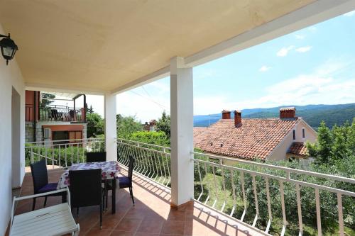App for 5 persons, big terrace, 2 BDR, 299
