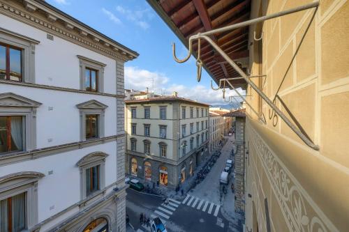 Casa Strozzi - (PIAZZA DELLA REPUBBLICA)