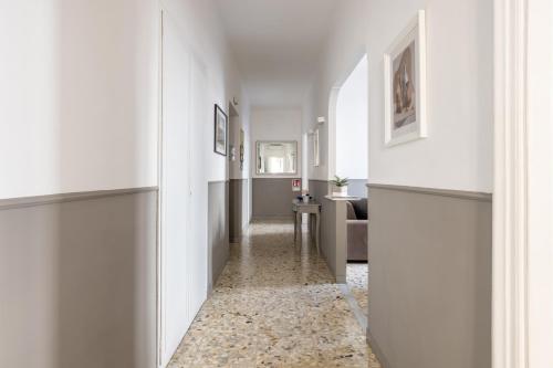 Vatican Stylish by Varental - Guardabassi Collection