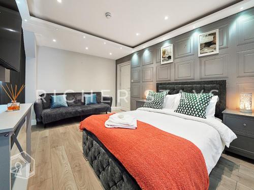 Katil atau katil-katil dalam bilik di Leyton Guest Rooms - Rooms and Amenities