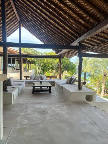 Κήπος έξω από το Rompemar Espectacular Rancho de Chana!