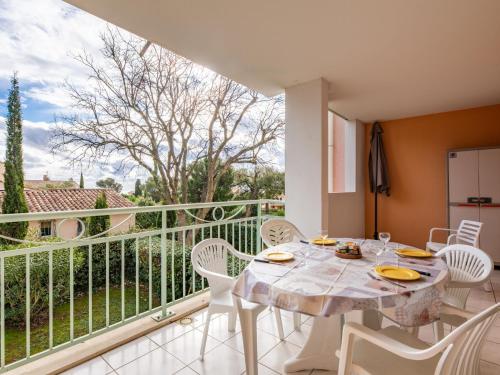 Apartment Les Calanques du Parc-5 by Interhome