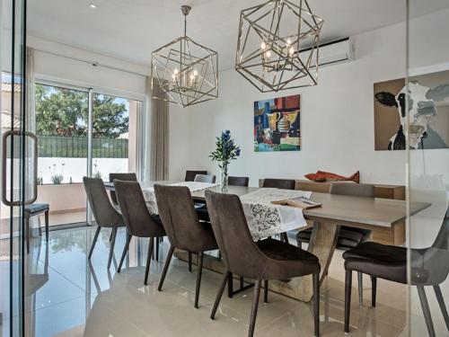 Villa V8 Bastos - VIP Properties by Interhome