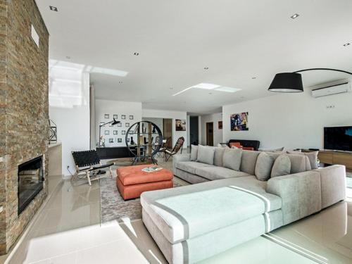 Villa V8 Bastos - VIP Properties by Interhome