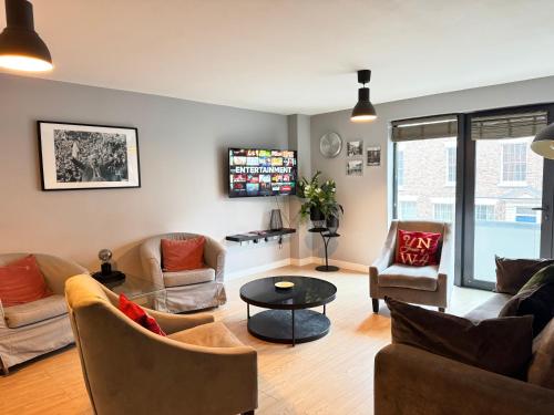 Centrally located apartment in Duke Street- free parking- two bathrooms photo 10