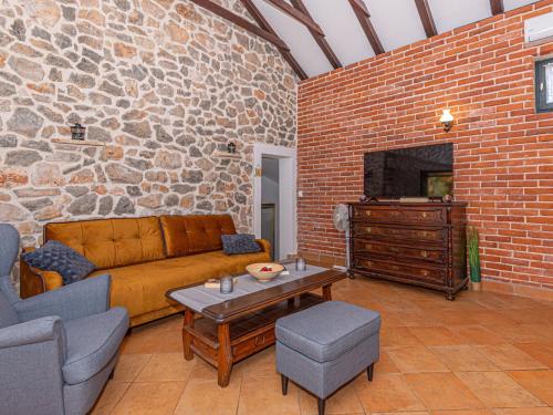 Holiday Home Okit by Interhome