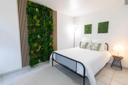 Photo de la galerie de l'établissement Le Végétal - 5 min à pied du centre avec jardin, à Évreux