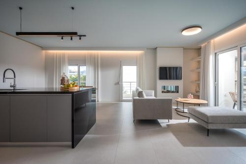 Selas Spacious 3 BDR Apt by Hospi Living