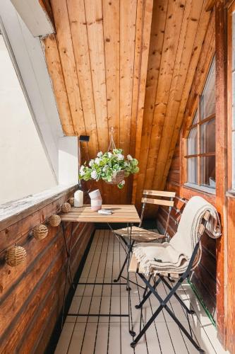 Gallery image of Dinbnb Homes I Bergen's #1 BNB I Jacuzzi & Fireplace & Balcony in Bergen