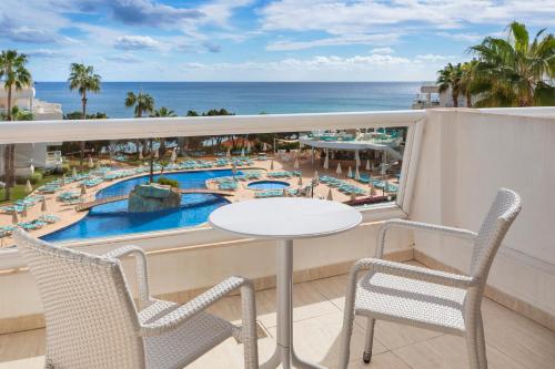 Πισίνα στο ή κοντά στο Aparthotel Tropic Garden