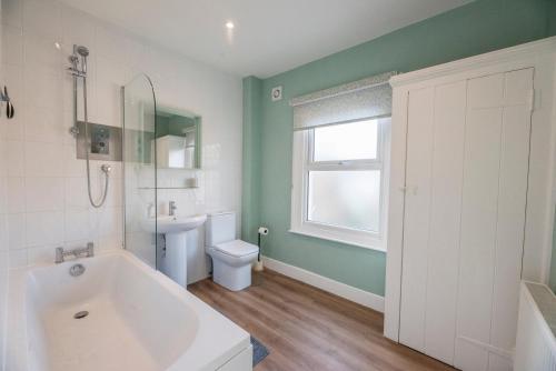 Koupelna v ubytování Culberry Cottage, Southwold