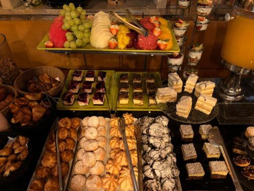 Makanan di atau berdekatan aparthotel ini