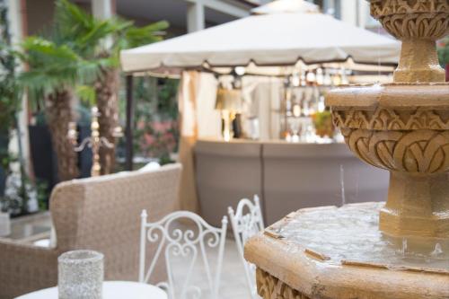 En terrasse eller udendørsområde på Hotel Milton Roma