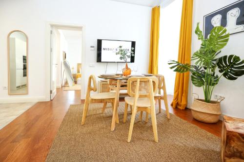 Beach Waves Apartment