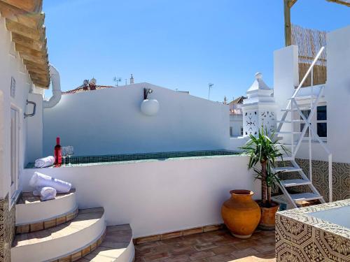 Casa Castelo, Unique Flat w pool in Taviras Historical Centre