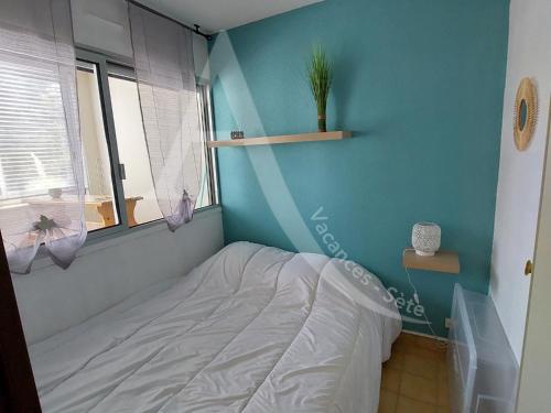 T2 quartier Quilles renove avec gout WIFI 4 personnes
