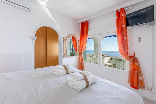 797 HOLIDAY RENTALS - Acogedor piso para 5 frente al mar