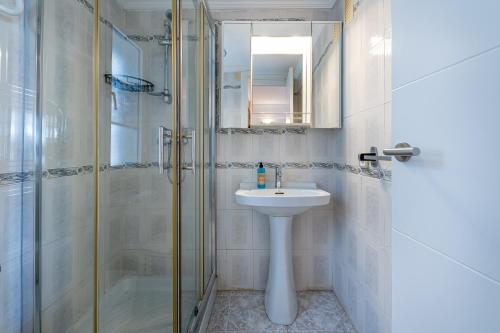 797 HOLIDAY RENTALS - Acogedor piso para 5 frente al mar