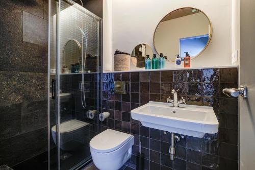 Ванная комната в Factory Hostels Barcelona