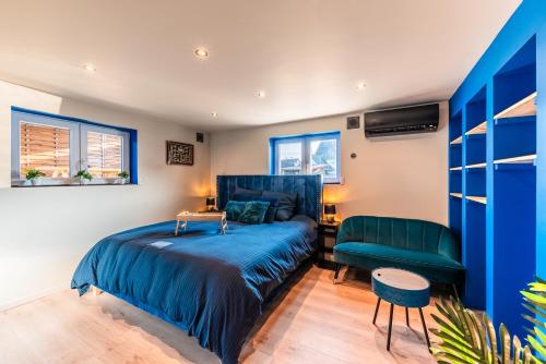 Postel nebo postele na pokoji v ubytování Loft SPA privatif 2-4 pers - Jacuzzi & Sauna près de Strasbourg