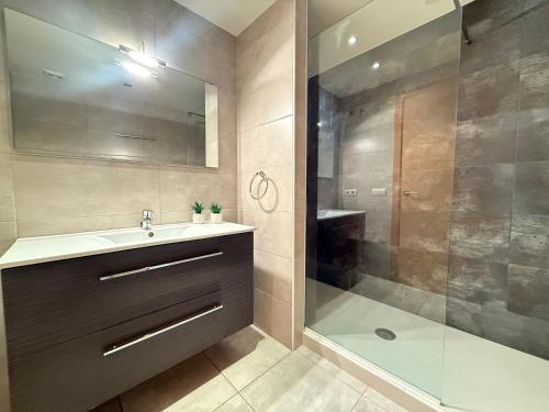 A bathroom at Agi Riera Ginjolers