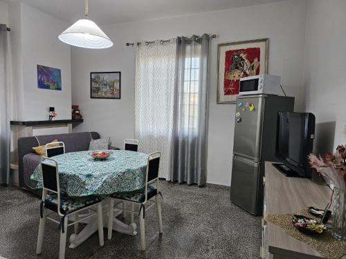 A kitchen or kitchenette at La Casa Dei Ricordi