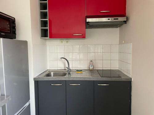 Photo de la galerie de l'établissement Studio avec place de parking, à Tours