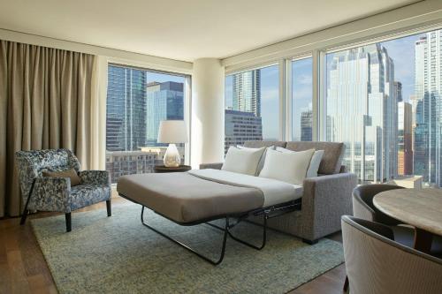 Posezení v ubytování The Westin Austin Downtown