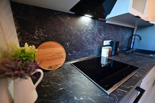 Dapur atau dapur kecil di FLH - Nature's Canvas