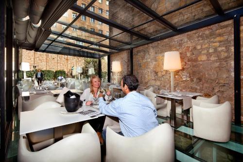 Olivia Plaza Hotel photo 38