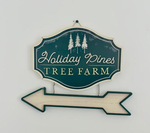 Sijil, anugerah, tanda atau dokumen lain yang dipamerkan di Holly Jolly Historic Home Where Its Always XMAS
