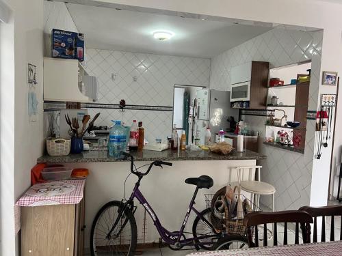 Kuchyň nebo kuchyňský kout v ubytování Casa em Caraguatatuba