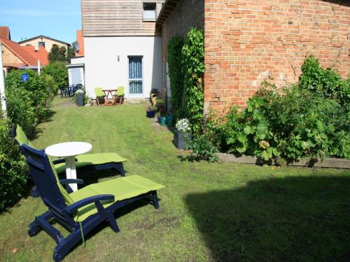 Taman di luar Wohnung in Klütz nahe Schloss Bothmer