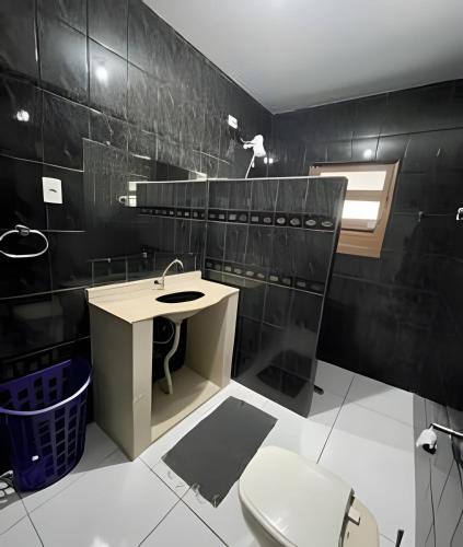 Bilik mandi di Chácara com piscina aquecida- Perdões