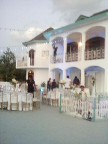 Jamaica Seaview Chateau
