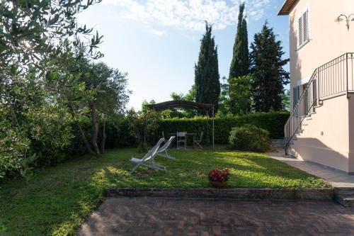 Taman di luar Podere Magione