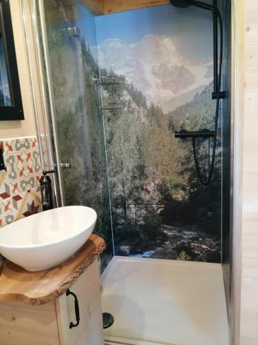 Ένα μπάνιο στο Tiny House im Grünen