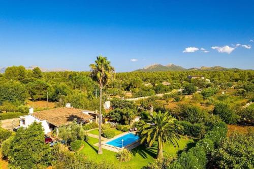 Two-bedroom house with country views by Renthousing