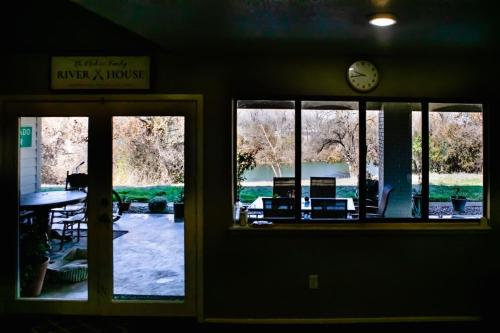Φωτογραφία από το άλμπουμ του Smithville River Property Retreat σε Smithville