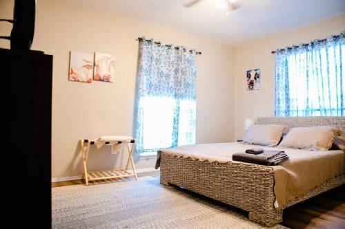 Χώρος καθιστικού στο Smithville River Property Retreat