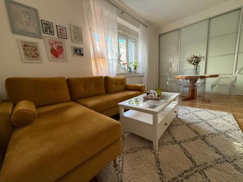 Bright Artist Residence