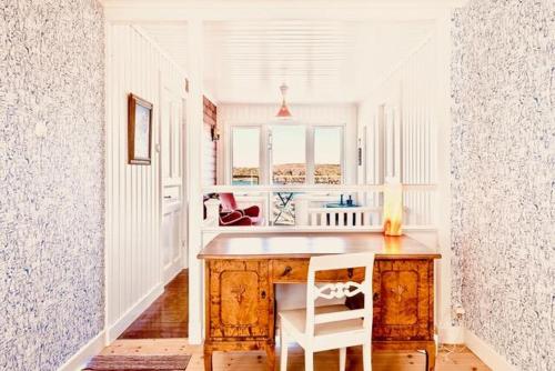 Una cocina o zona de cocina en Amazing Home In Väjern With 4 Bedrooms And Wifi