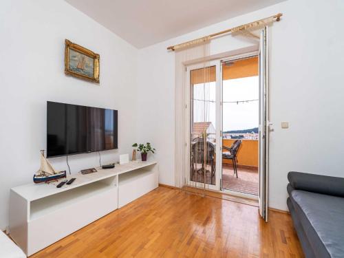Apartment Marisol - One Bedroom Apartment with Balcony and Sea View