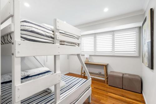 Ένα ή περισσότερα κρεβάτια σε δωμάτιο στο 1 20 Kingfisher Drive Peregian Beach