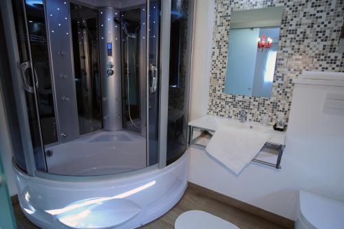 Ένα μπάνιο στο H5-5H Luxury Room