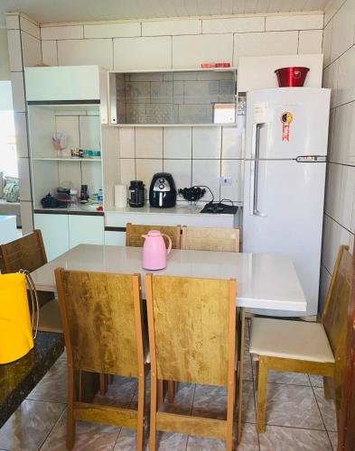 Kuchyň nebo kuchyňský kout v ubytování Apartamento em Seabra-BA